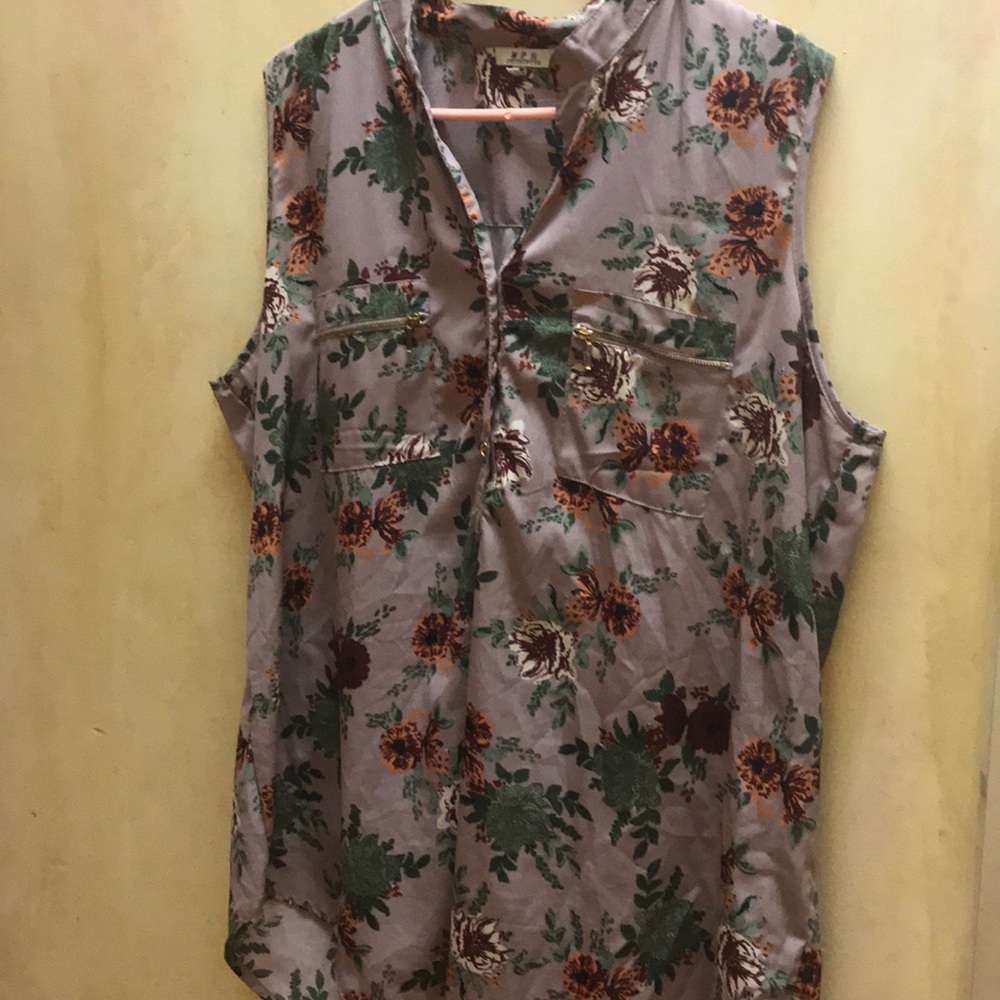 2x lightly worn(once)sleeveless dusty rose blouse